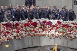 Հարգանքի և ոգեկոչման տուրք՝ Հայոց ցեղասպանության զոհերի հիշատակին (լուսանկարներ)